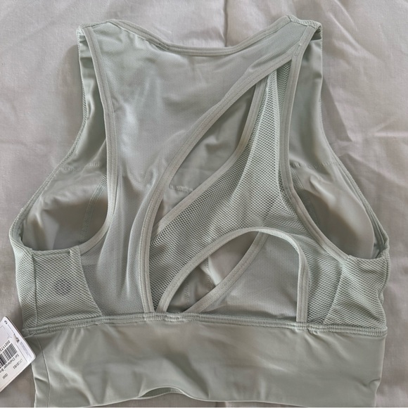 Lululemon bra size 4 - Picture 2 of 4